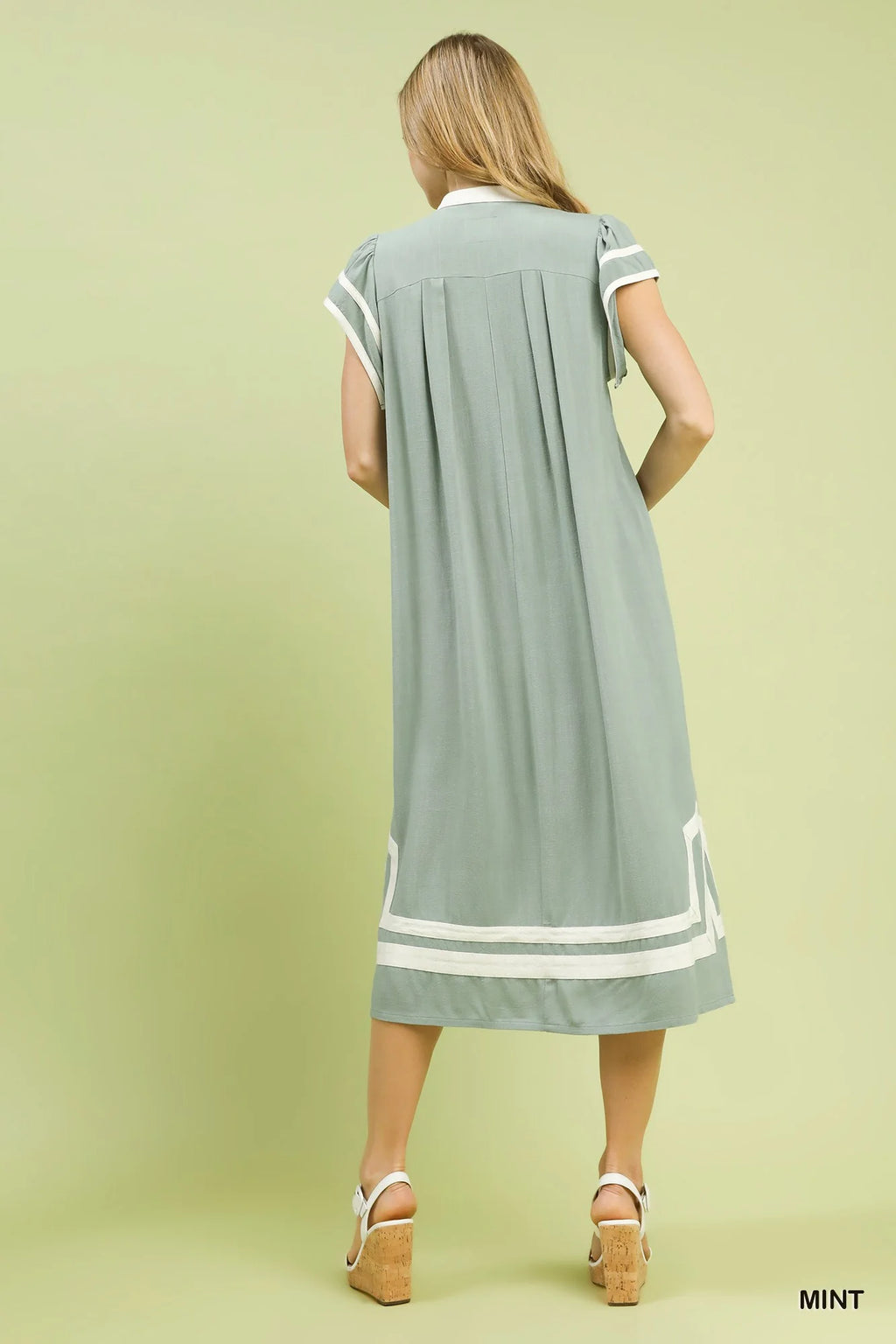 Umgee Linen Cotton Contrast Neckline Midi Dress in Mint